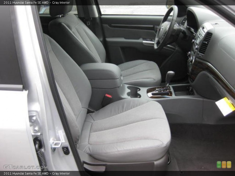 Gray Interior Photo for the 2011 Hyundai Santa Fe SE AWD #47243045
