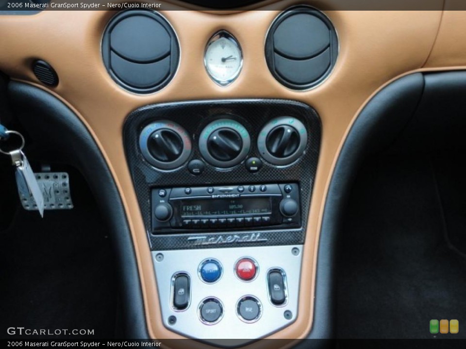 Nero/Cuoio Interior Controls for the 2006 Maserati GranSport Spyder #47245397