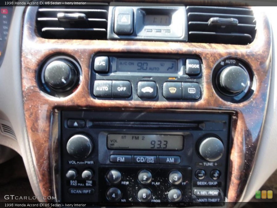 Ivory Interior Controls for the 1998 Honda Accord EX V6 Sedan #47249513