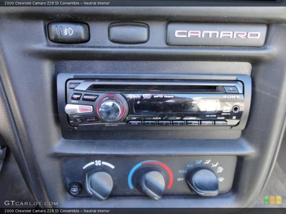 Neutral Interior Controls for the 2000 Chevrolet Camaro Z28 SS Convertible #47250683