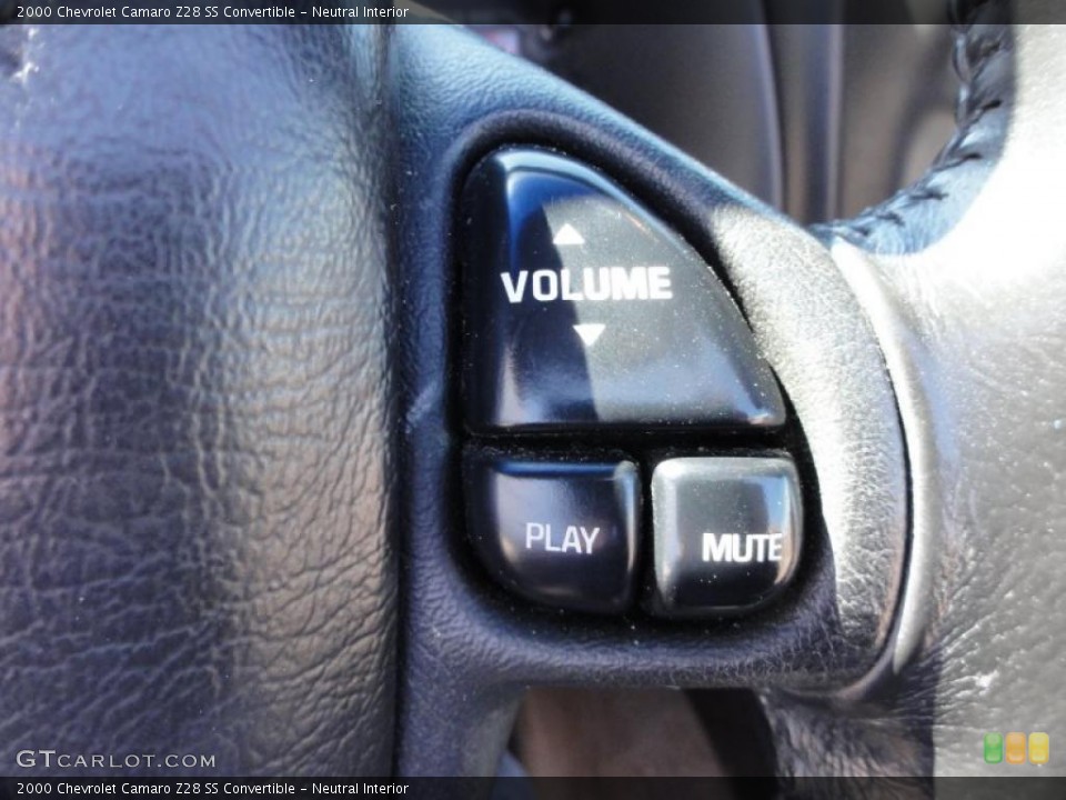 Neutral Interior Controls for the 2000 Chevrolet Camaro Z28 SS Convertible #47250695