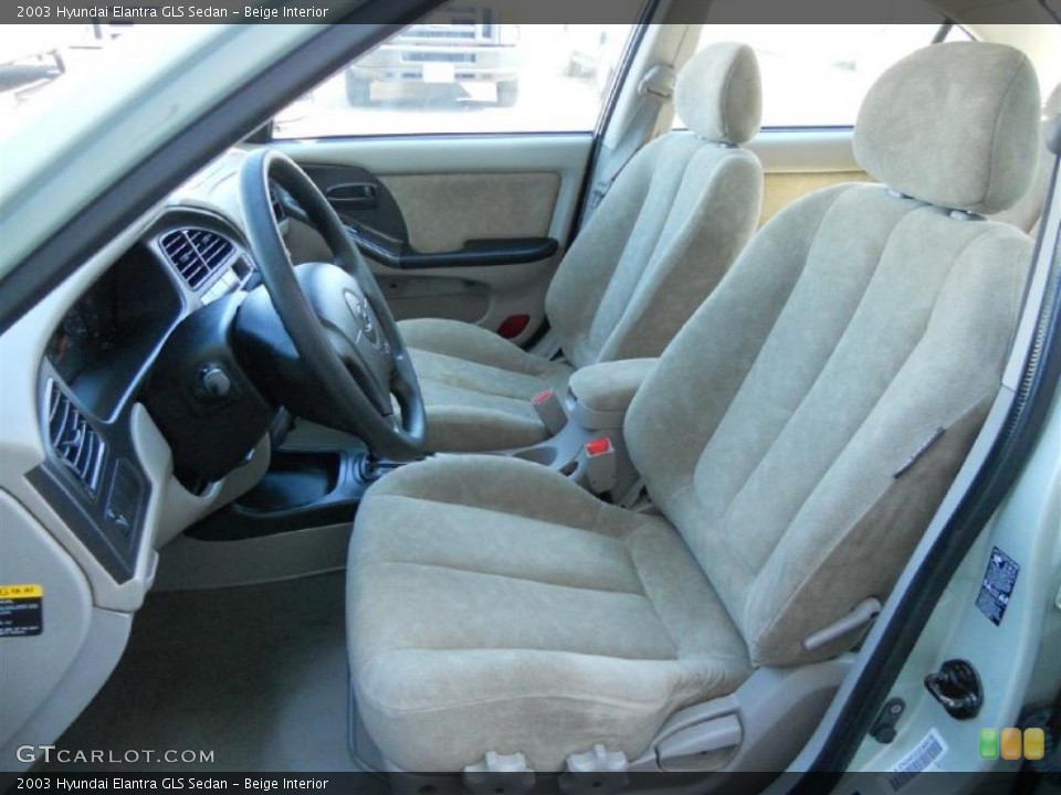 Beige Interior Photo for the 2003 Hyundai Elantra GLS Sedan #47255051