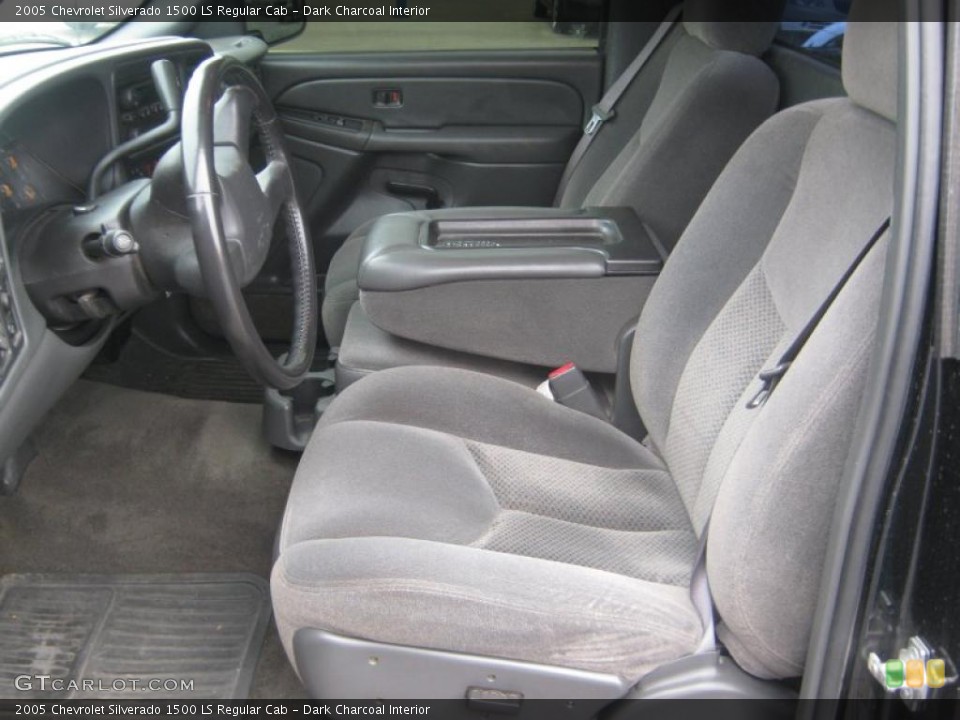 Dark Charcoal Interior Photo for the 2005 Chevrolet Silverado 1500 LS Regular Cab #47255069