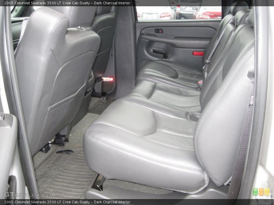 Dark Charcoal Interior Photo for the 2005 Chevrolet Silverado 3500 LT Crew Cab Dually #47255768