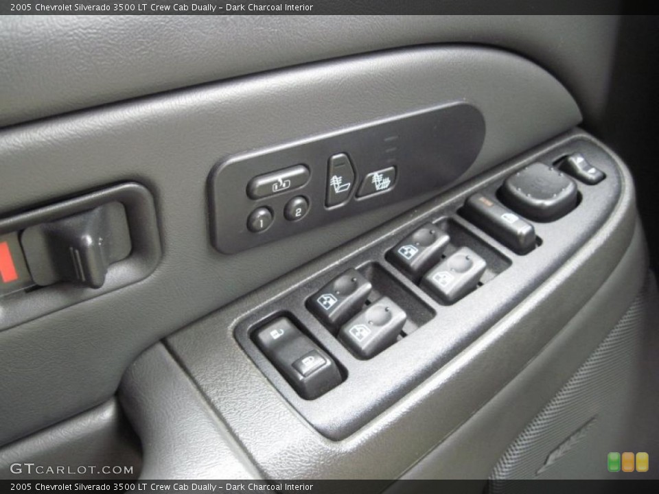 Dark Charcoal Interior Controls for the 2005 Chevrolet Silverado 3500 LT Crew Cab Dually #47255816