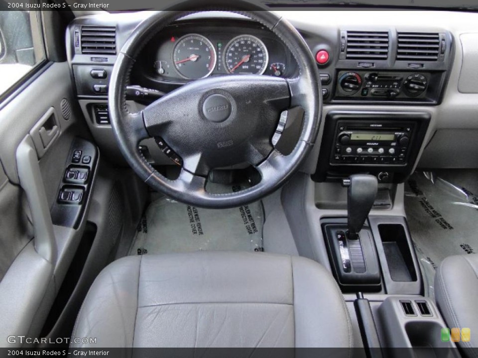 Gray Interior Dashboard for the 2004 Isuzu Rodeo S #47256977