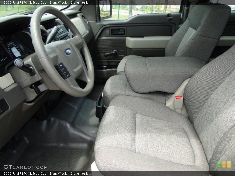 Stone/Medium Stone Interior Photo for the 2009 Ford F150 XL SuperCab #47257448