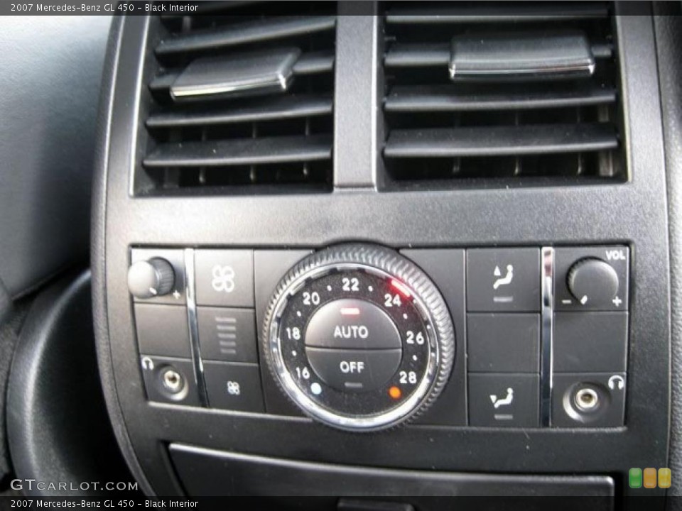 Black Interior Controls for the 2007 Mercedes-Benz GL 450 #47261915