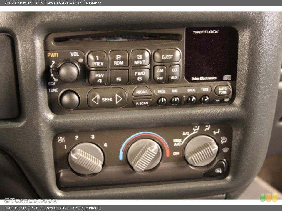Graphite Interior Controls for the 2002 Chevrolet S10 LS Crew Cab 4x4 #47261993
