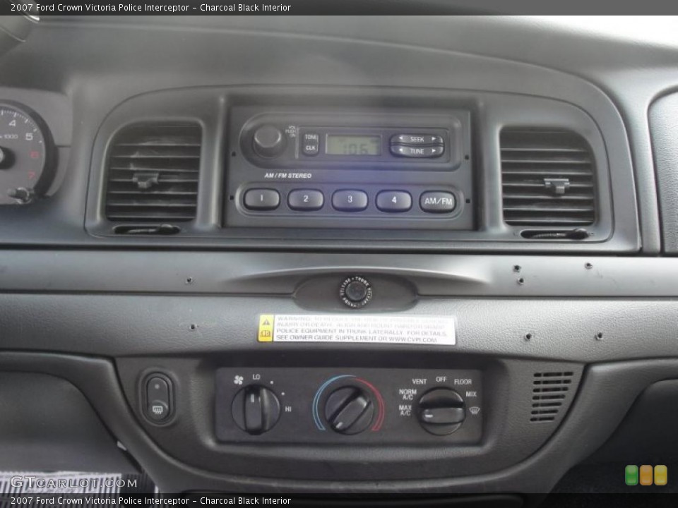 Charcoal Black Interior Controls for the 2007 Ford Crown Victoria Police Interceptor #47264837