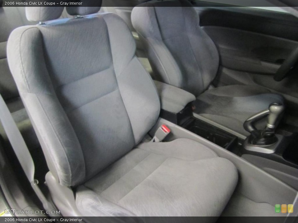 Gray Interior Photo for the 2006 Honda Civic LX Coupe #47281722