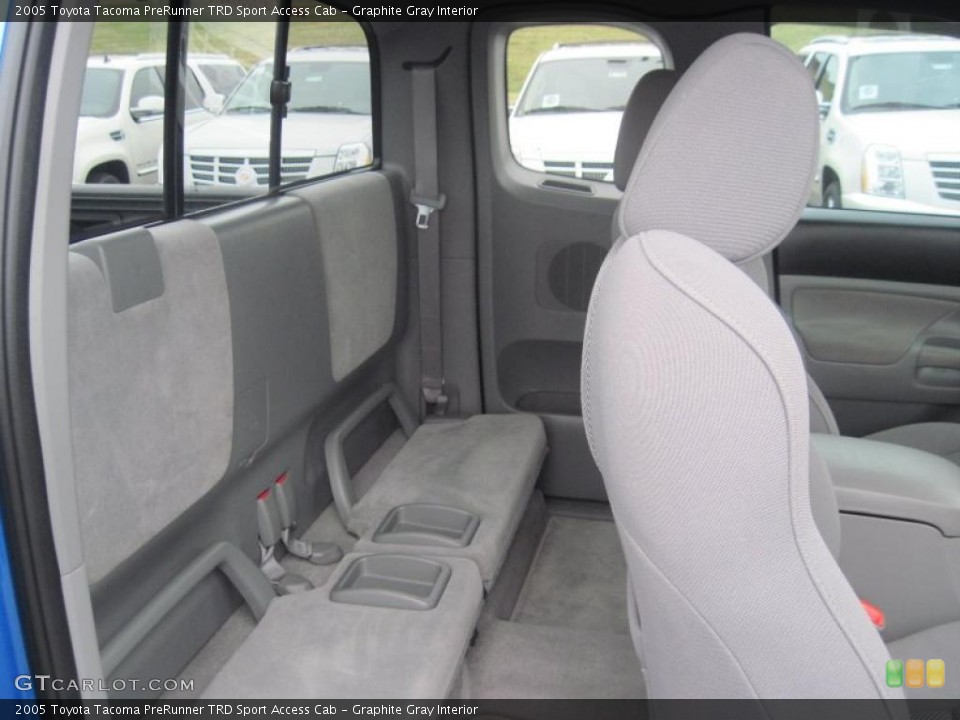 Graphite Gray Interior Photo for the 2005 Toyota Tacoma PreRunner TRD Sport Access Cab #47284023
