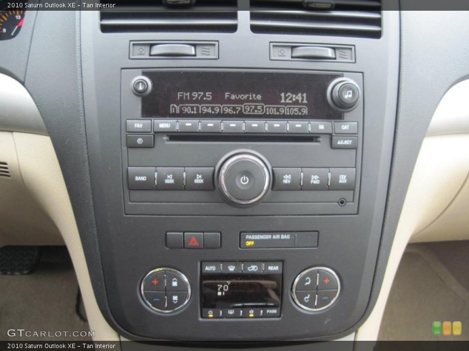 Tan Interior Controls for the 2010 Saturn Outlook XE #47284557