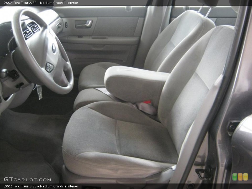 Medium Graphite Interior Photo for the 2002 Ford Taurus SE #47288730
