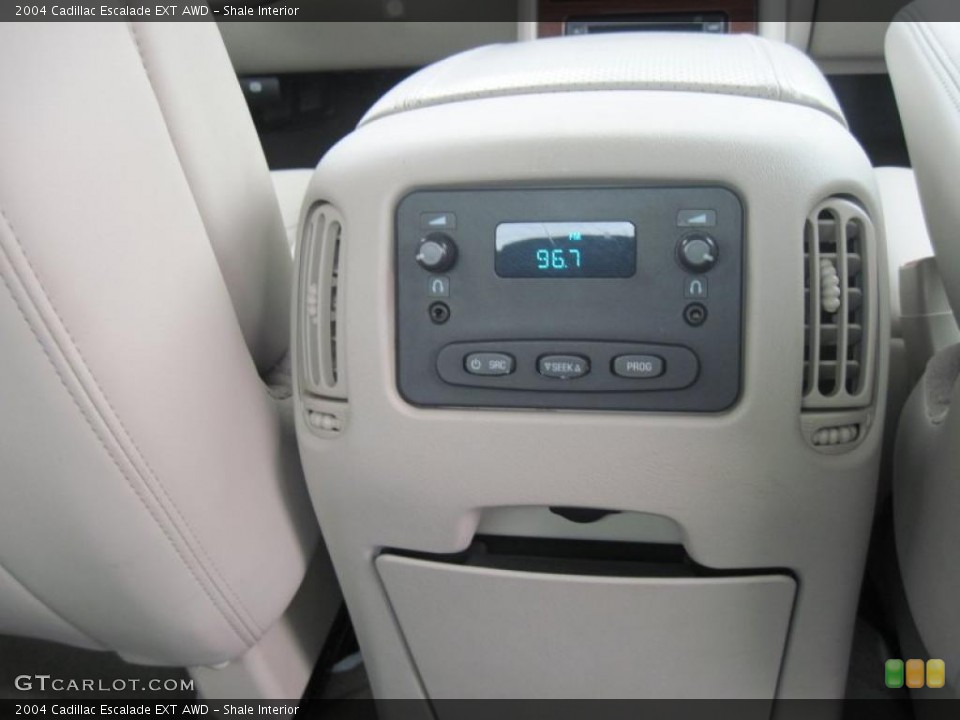 Shale Interior Controls for the 2004 Cadillac Escalade EXT AWD #47295803