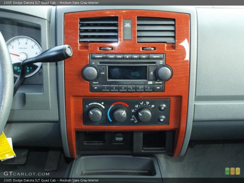 Medium Slate Gray Interior Controls for the 2005 Dodge Dakota SLT Quad Cab #47299652