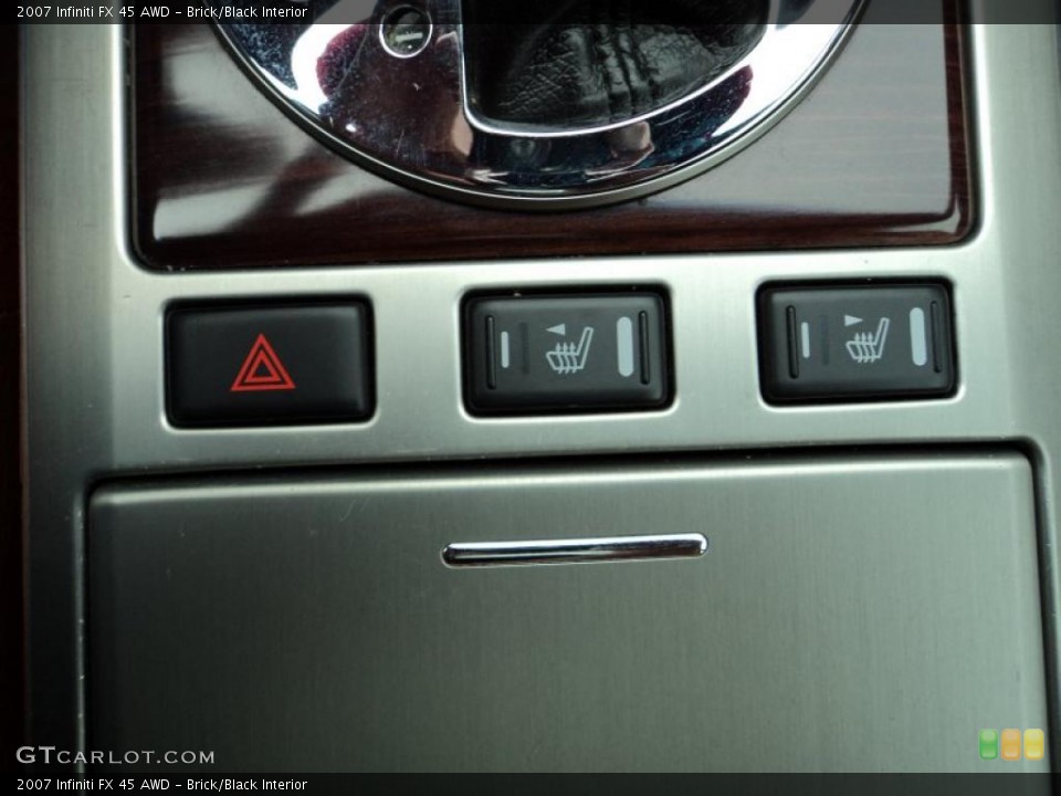 Brick/Black Interior Controls for the 2007 Infiniti FX 45 AWD #47300114