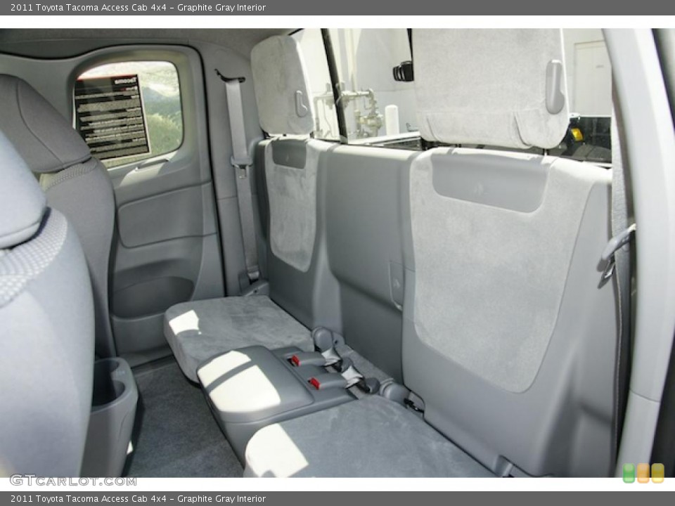 Graphite Gray Interior Photo for the 2011 Toyota Tacoma Access Cab 4x4 #47306129