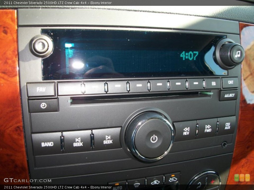 Ebony Interior Controls for the 2011 Chevrolet Silverado 2500HD LTZ Crew Cab 4x4 #47307503