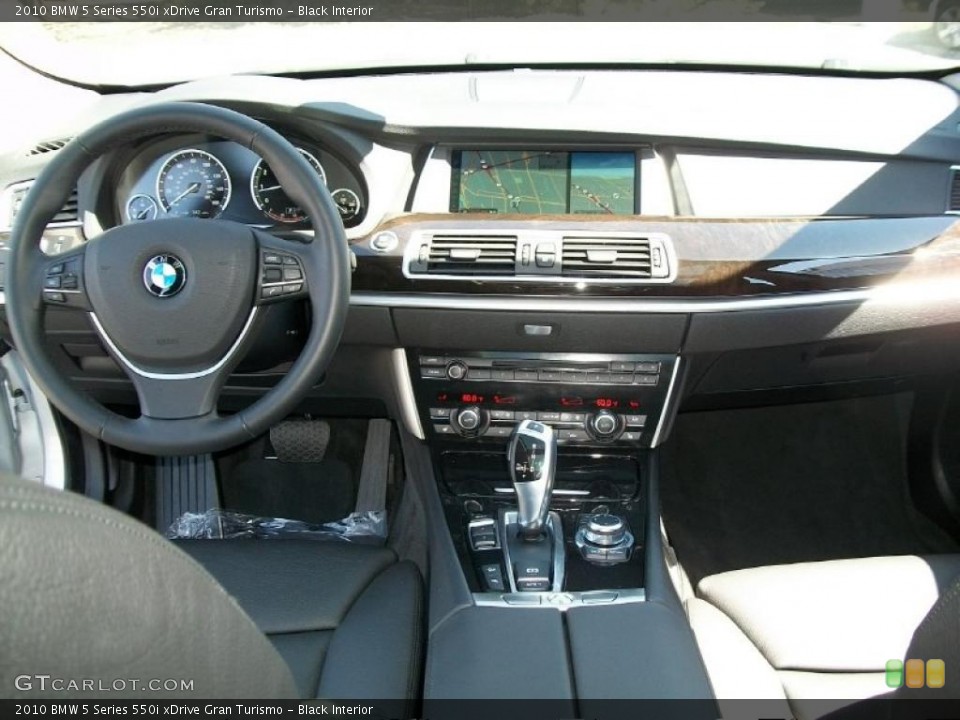 Black Interior Dashboard for the 2010 BMW 5 Series 550i xDrive Gran Turismo #47309638