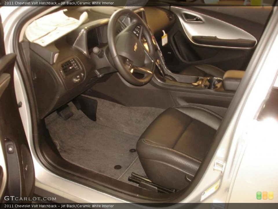 Jet Black/Ceramic White Interior Photo for the 2011 Chevrolet Volt Hatchback #47310632