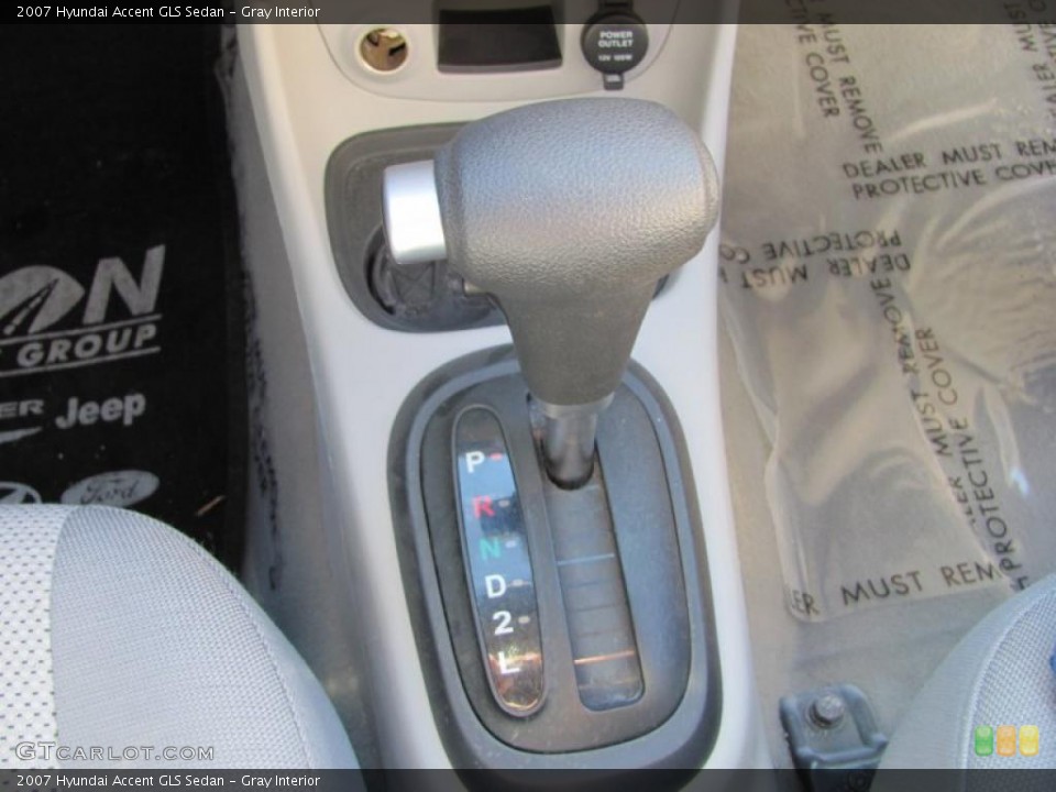 Gray Interior Transmission for the 2007 Hyundai Accent GLS Sedan #47317031
