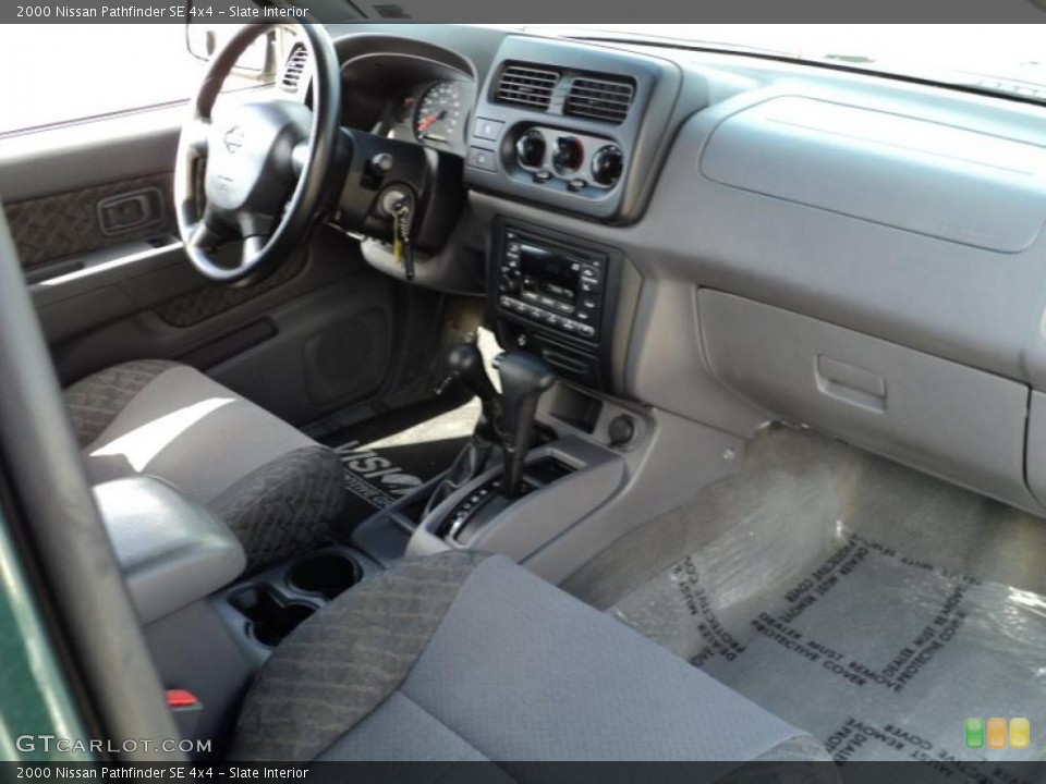 Slate Interior Photo for the 2000 Nissan Pathfinder SE 4x4 #47320568