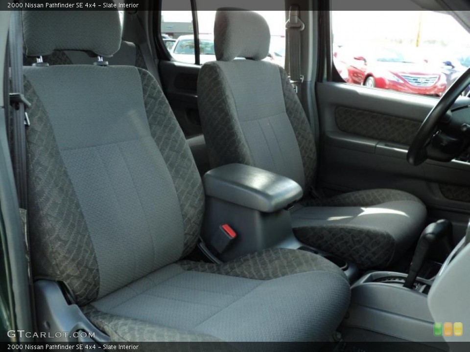 Slate Interior Photo for the 2000 Nissan Pathfinder SE 4x4 #47320583