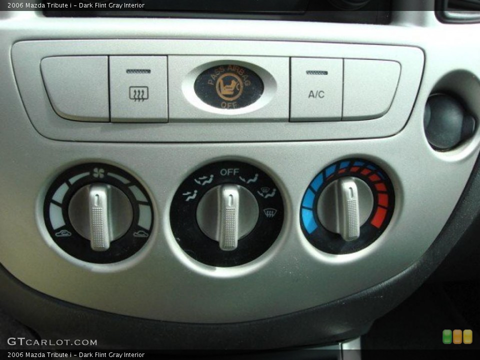 Dark Flint Gray Interior Controls for the 2006 Mazda Tribute i #47322122