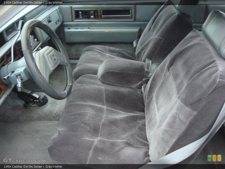 Gray Interior Photo for the 1989 Cadillac DeVille Sedan #47322917