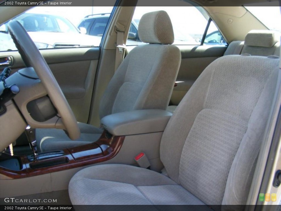 Taupe Interior Photo for the 2002 Toyota Camry SE #47328198