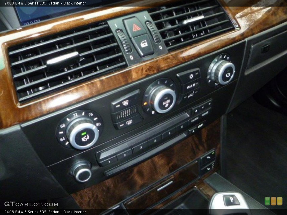 Black Interior Controls for the 2008 BMW 5 Series 535i Sedan #47332405