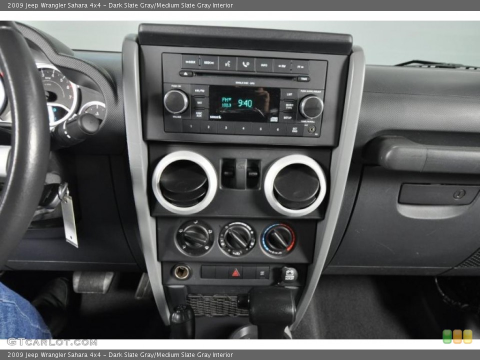 Dark Slate Gray/Medium Slate Gray Interior Controls for the 2009 Jeep Wrangler Sahara 4x4 #47336899