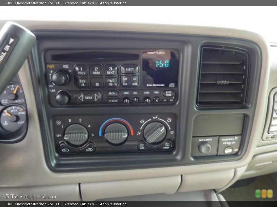 Graphite Interior Controls for the 2000 Chevrolet Silverado 2500 LS Extended Cab 4x4 #47348294