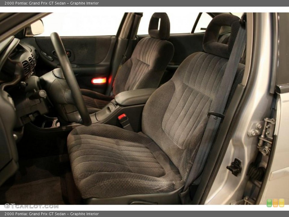 Graphite Interior Photo for the 2000 Pontiac Grand Prix GT Sedan #47349359