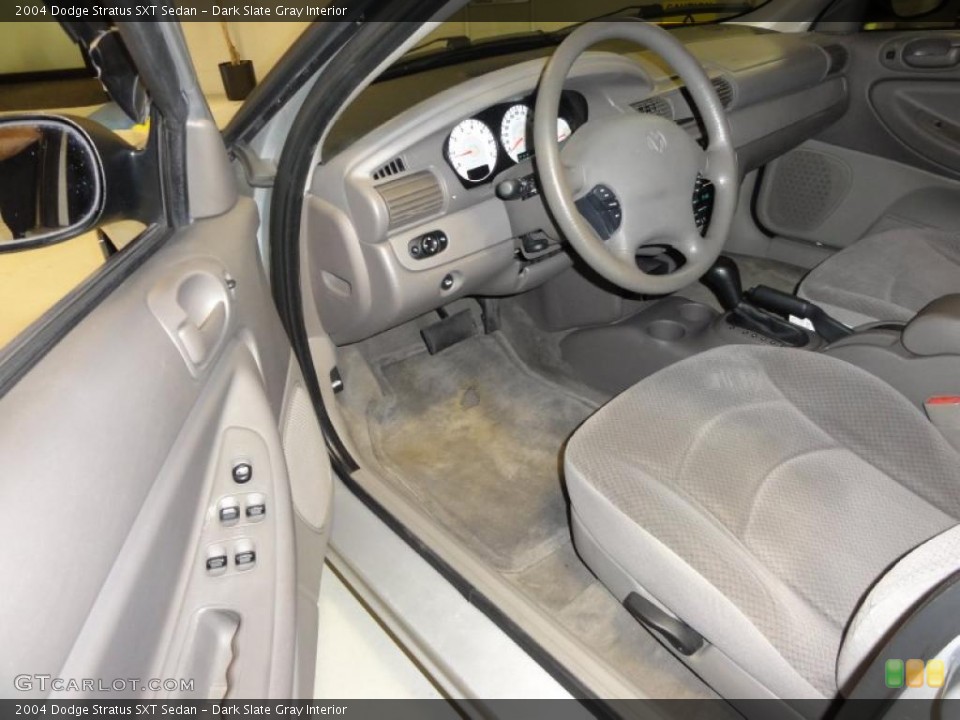 Dark Slate Gray Interior Photo for the 2004 Dodge Stratus SXT Sedan #47357090