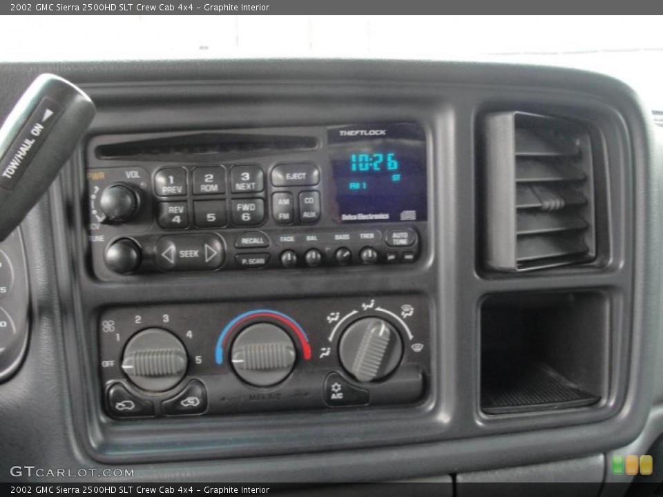 Graphite Interior Controls for the 2002 GMC Sierra 2500HD SLT Crew Cab 4x4 #47360555