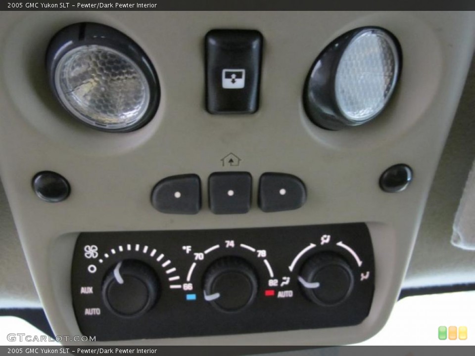 Pewter/Dark Pewter Interior Controls for the 2005 GMC Yukon SLT #47361746