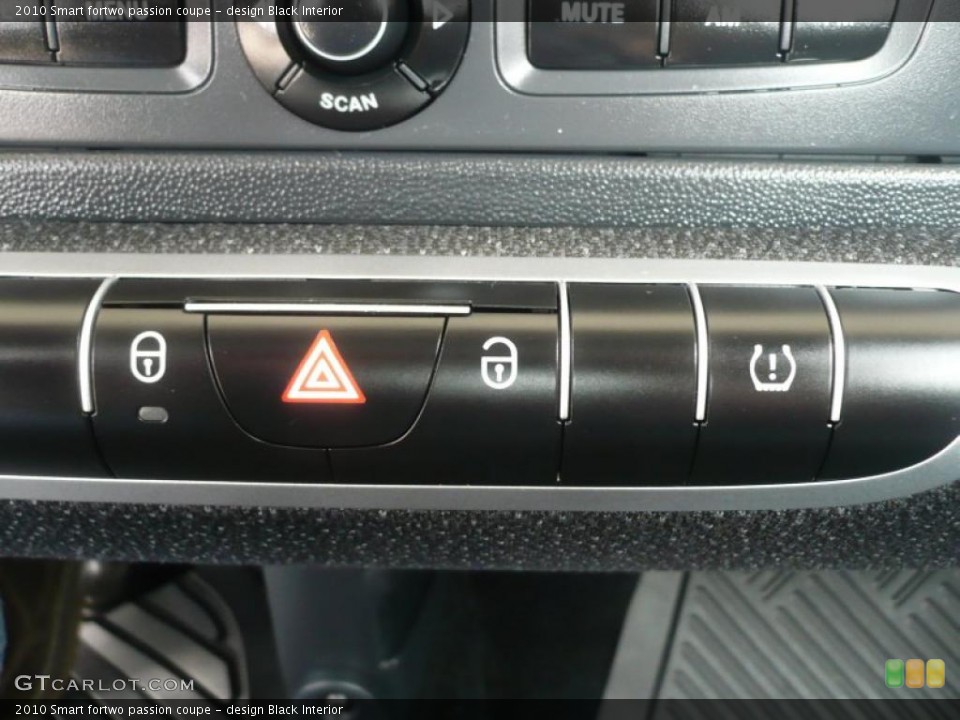 design Black Interior Controls for the 2010 Smart fortwo passion coupe #47363060