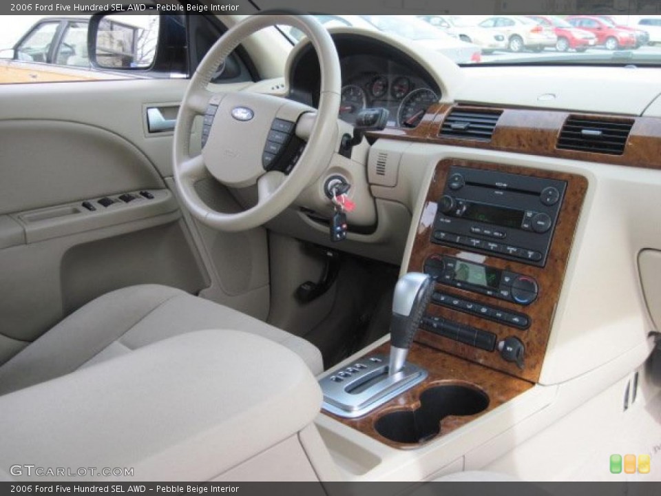 Pebble Beige Interior Dashboard for the 2006 Ford Five Hundred SEL AWD #47366039