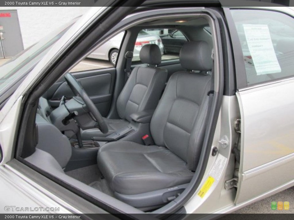 Gray Interior Photo for the 2000 Toyota Camry XLE V6 #47366807