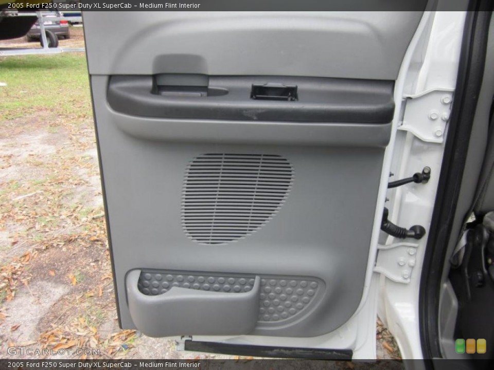 Medium Flint Interior Door Panel for the 2005 Ford F250 Super Duty XL SuperCab #47367641