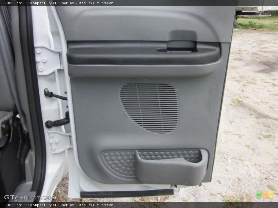 Medium Flint Interior Door Panel for the 2005 Ford F250 Super Duty XL SuperCab #47367654