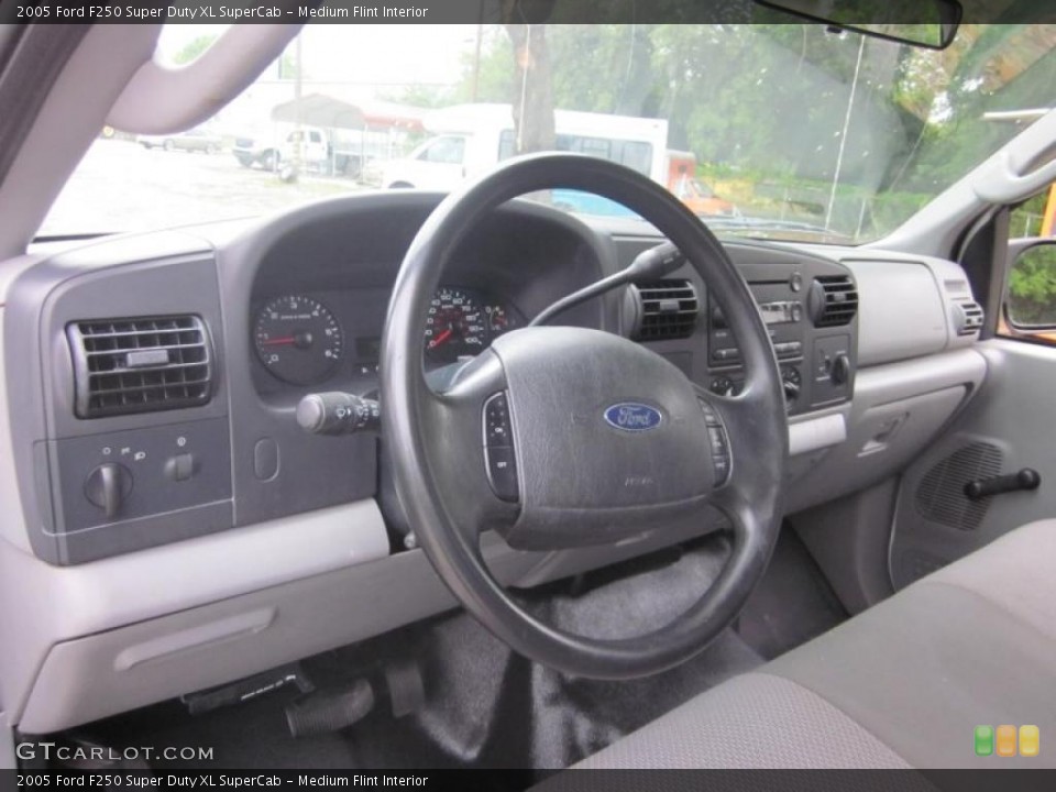Medium Flint Interior Dashboard for the 2005 Ford F250 Super Duty XL SuperCab #47367731