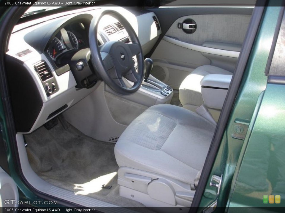 Light Gray Interior Photo for the 2005 Chevrolet Equinox LS AWD #47367911