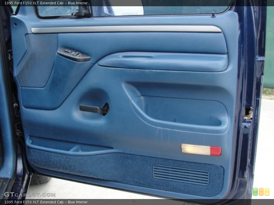 Blue Interior Door Panel for the 1995 Ford F150 XLT Extended Cab #47368115