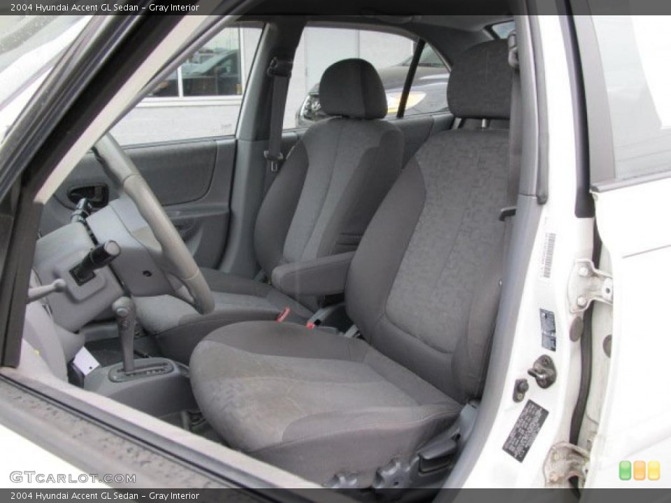 Gray Interior Photo for the 2004 Hyundai Accent GL Sedan #47369099
