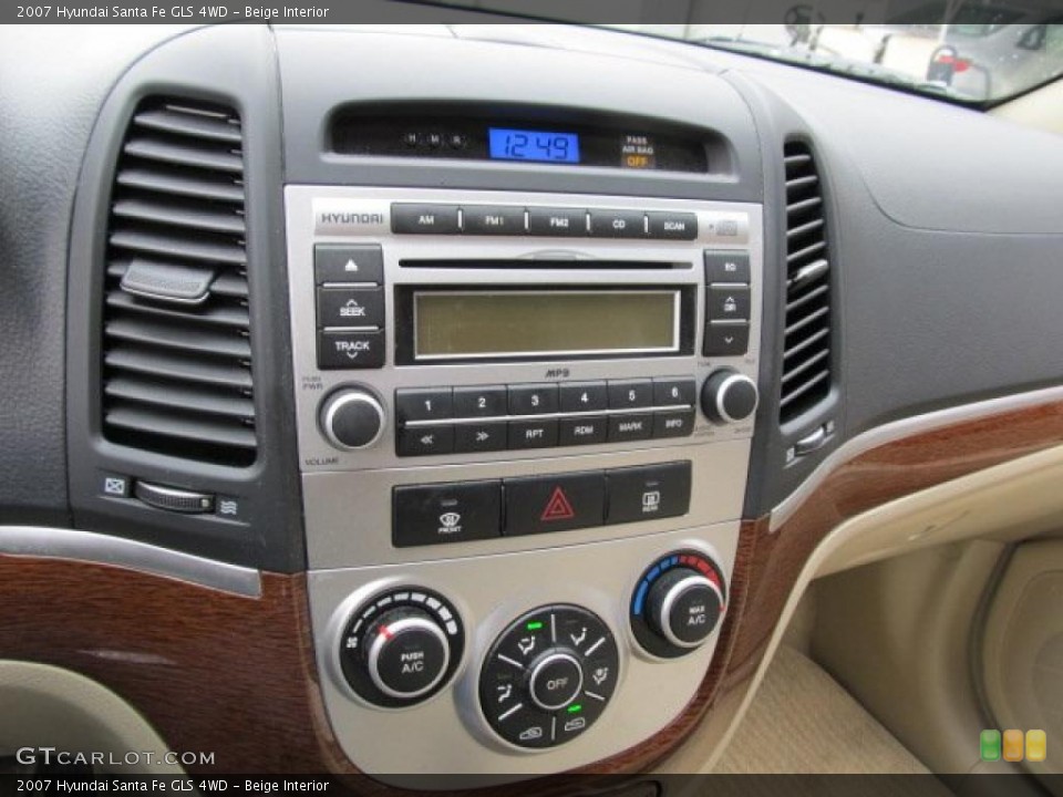Beige Interior Controls for the 2007 Hyundai Santa Fe GLS 4WD #47369750