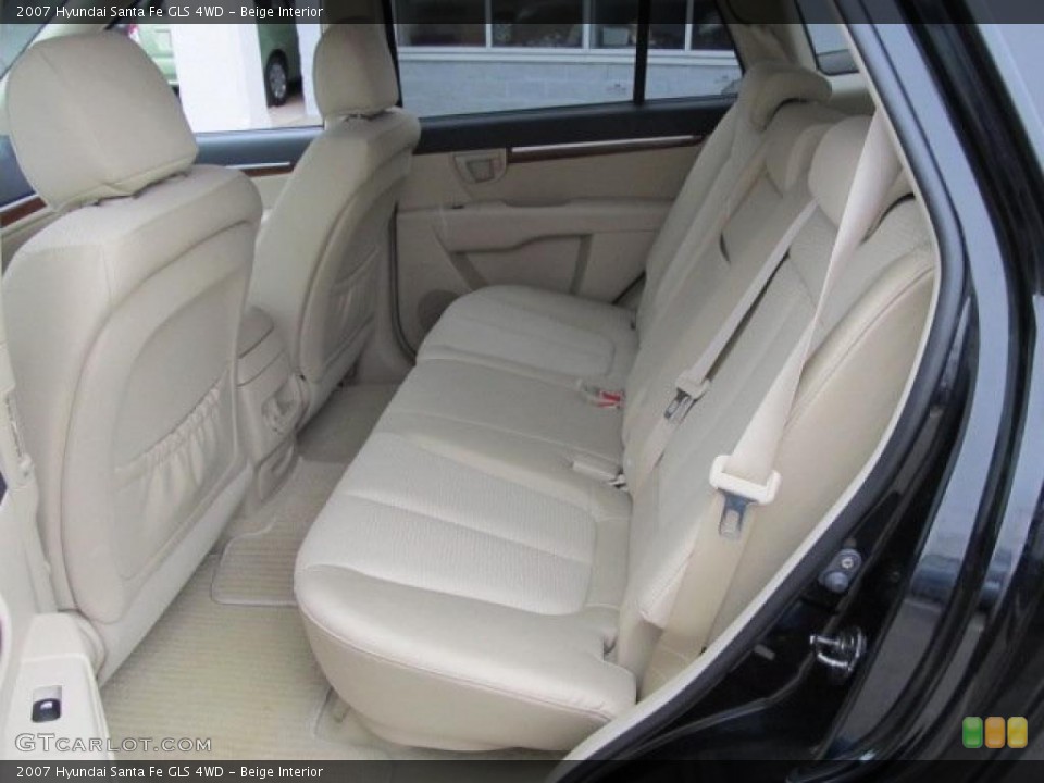 Beige Interior Photo for the 2007 Hyundai Santa Fe GLS 4WD #47369765