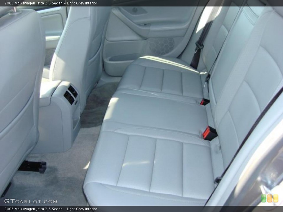 Light Grey 2005 Volkswagen Jetta Interiors